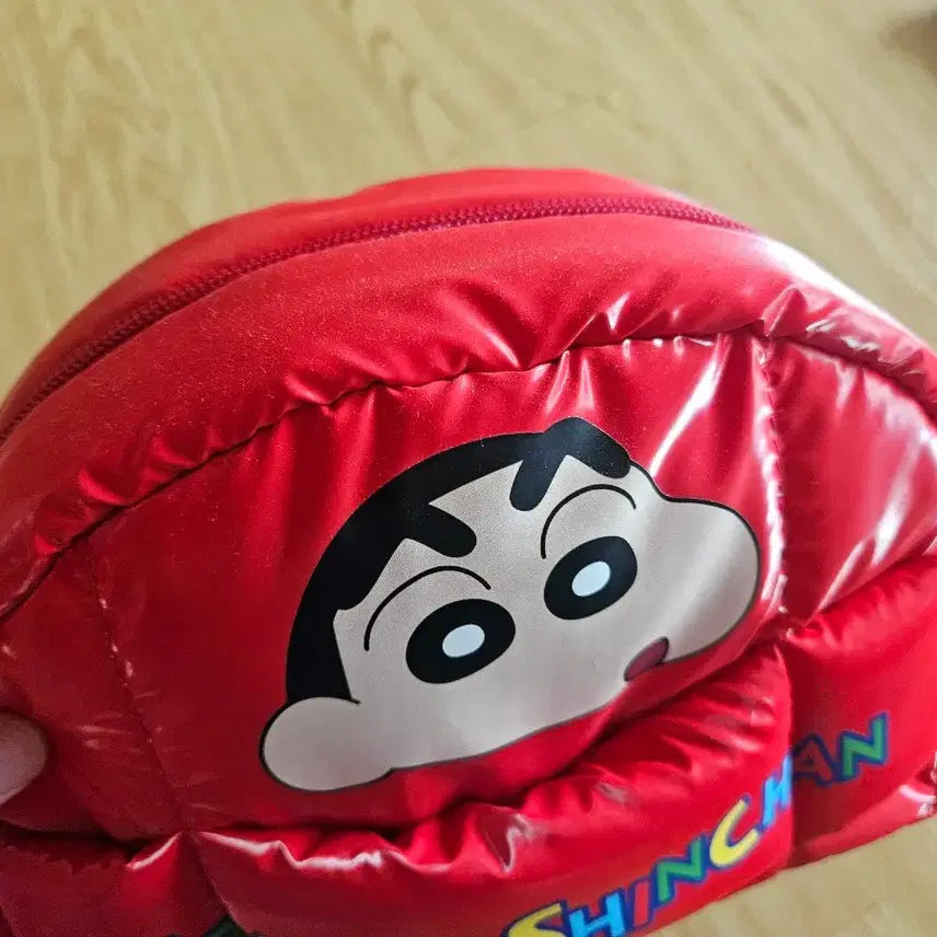 [BUNJANG] Crayon Shin-chan Red Padded Bag / 짱구 빨간색 패딩 가방