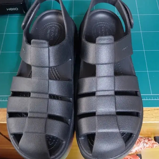 [BUNJANG] Crocs Stomp Fisherman Sandals Black W8 (250mm) / 크록스 정품 스톰프 샌들 W8.250