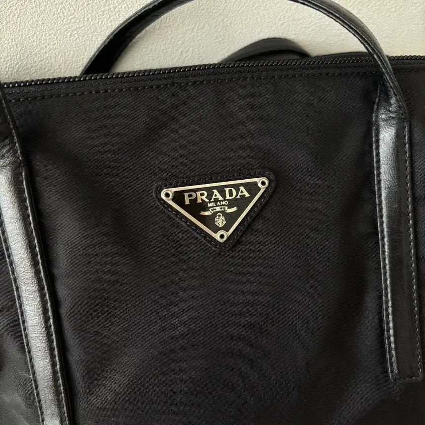 [SOLD OUT] 프라다 빈티지 블랙 나일론 미니 숄더백