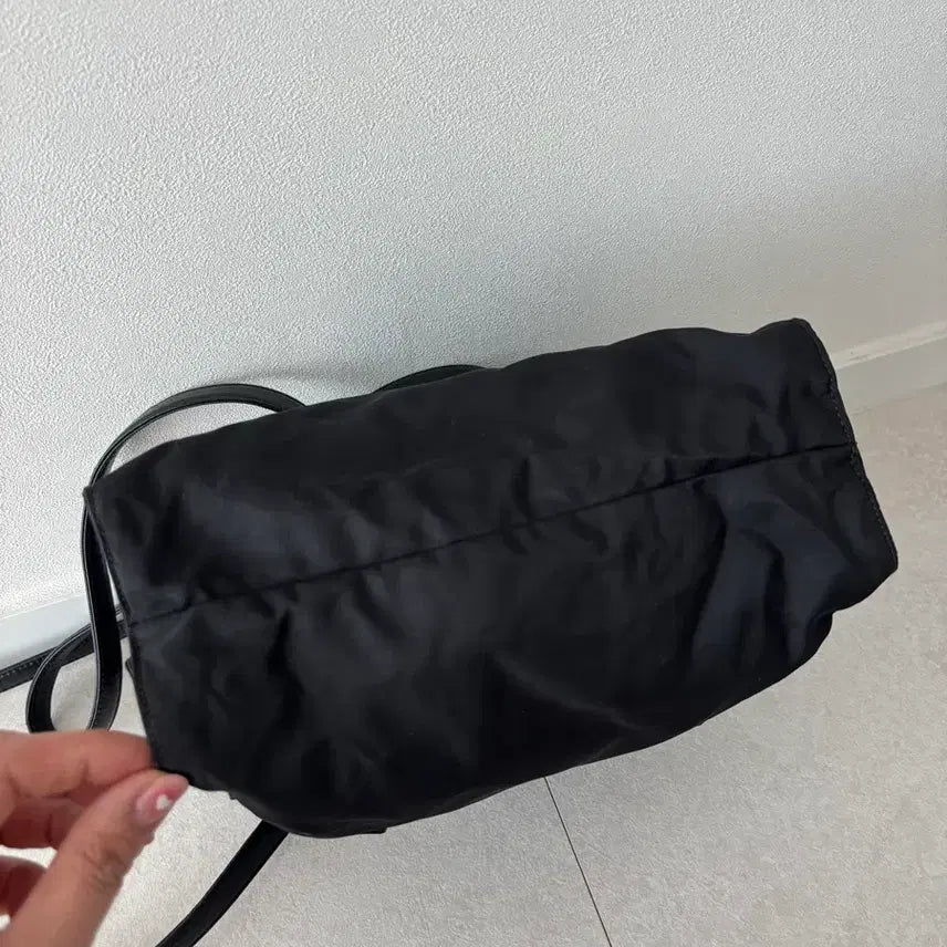 [SOLD OUT] 프라다 빈티지 블랙 나일론 미니 숄더백