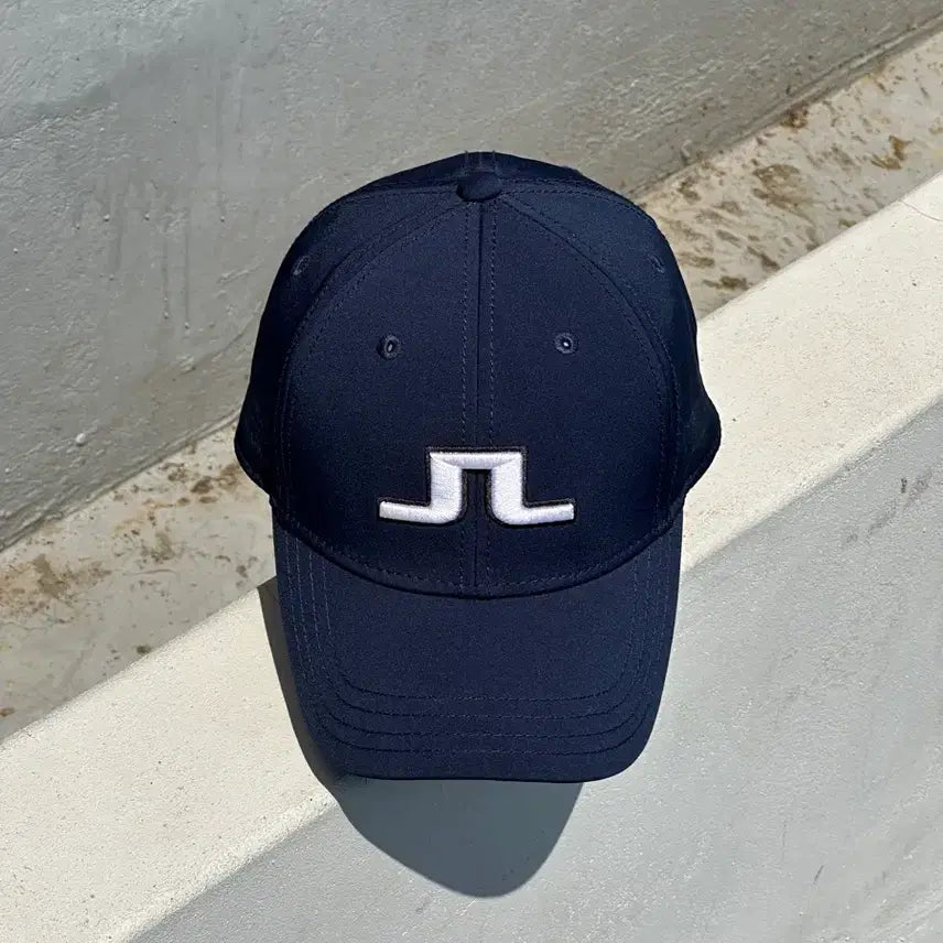 [BUNJANG] J. Lindeberg Logo Navy Golf Ball Cap / [F] 제이 린드버그 로고 골프 네이비 볼캡 모자