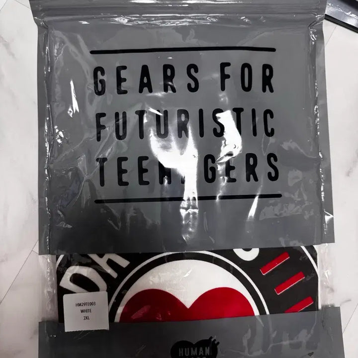 [BUNJANG] Human Made Graphic T-Shirt White 2XL / [2XL] 휴먼메이드 그래픽 반팔티 화이트