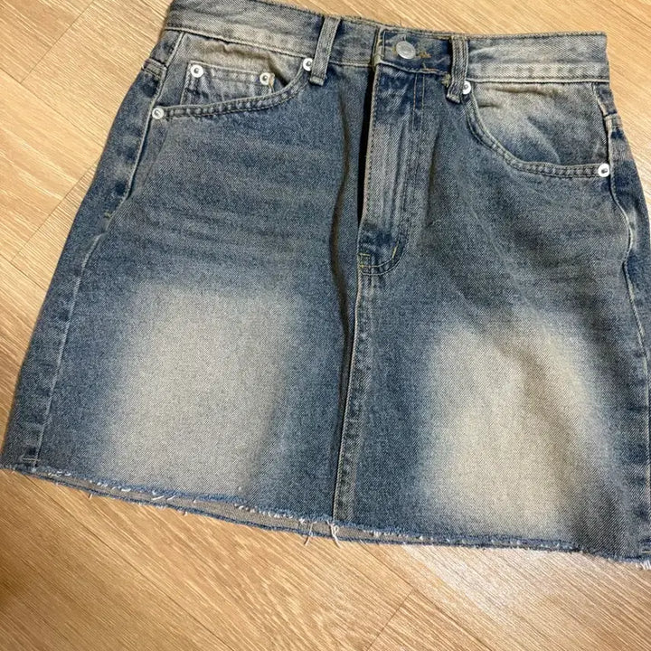 [BUNJANG] OZ Bridge Washed Denim Skirt / 오즈브릿지 워싱 데님 스커트