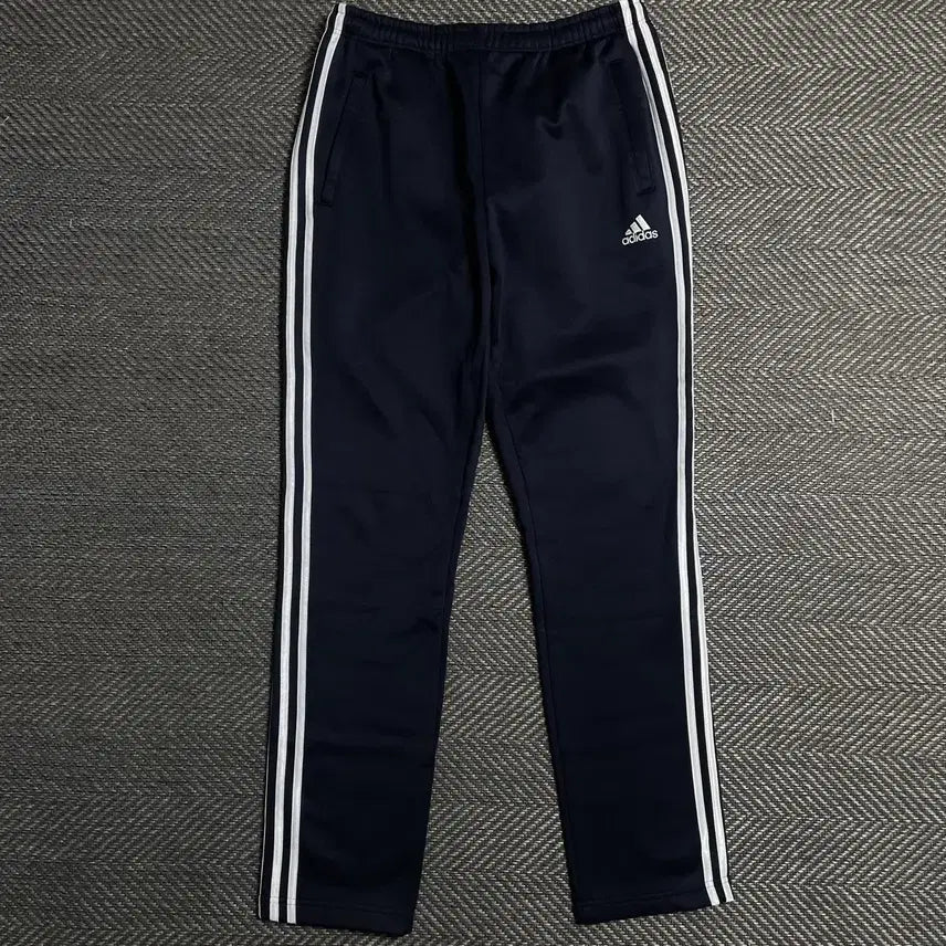 [BUNJANG] Adidas Embroidered Logo Classic Training Pants / 아디다스 자수로고 클래식 트레이닝 팬츠y 5417