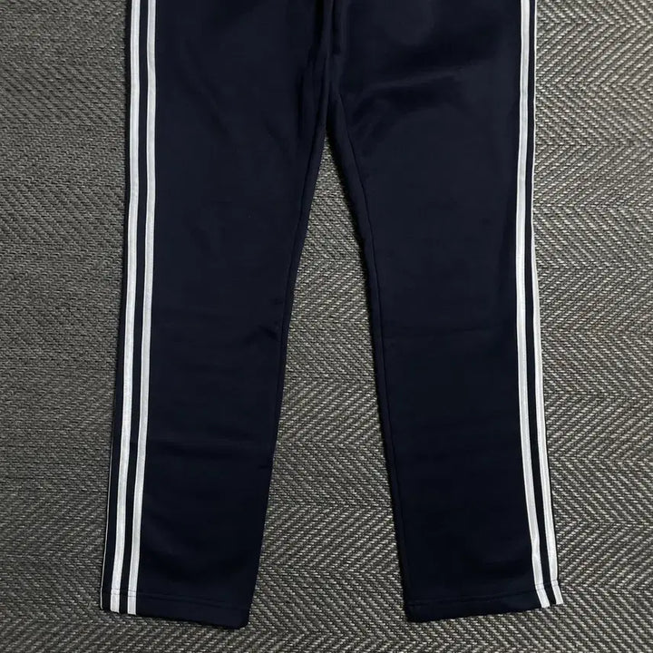 [BUNJANG] Adidas Embroidered Logo Classic Training Pants / 아디다스 자수로고 클래식 트레이닝 팬츠y 5417