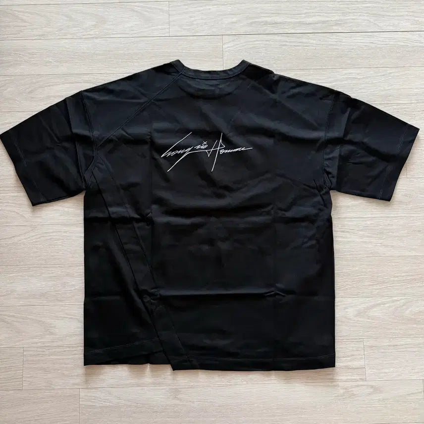 [BUNJANG] SONGZIO Asymmetric Autograph T-shirt Black / 송지오 어시메트릭 티셔츠 블랙 - 46 사이즈