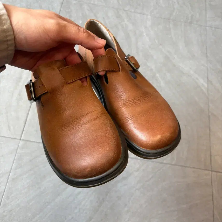 [BUNJANG] Dr. Martens Patricia Brown Leather Shoes / 닥터마틴 페트리샤 브라운 슈즈