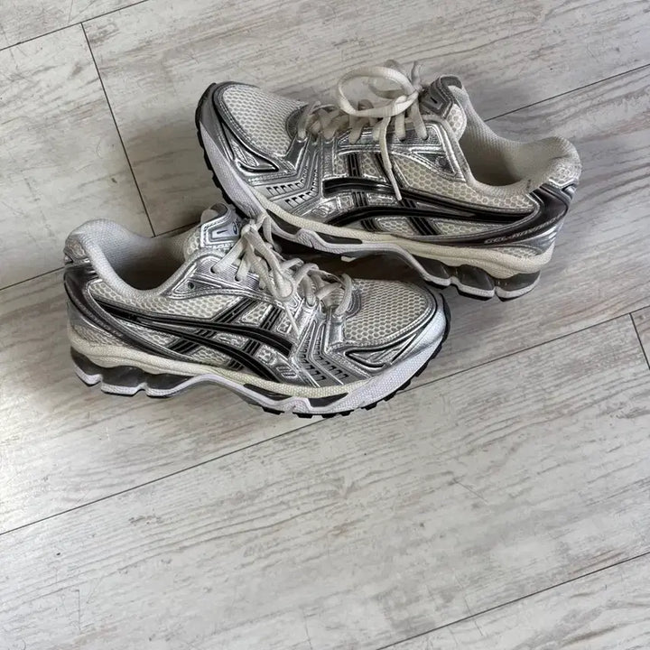 [BUNJANG] Asics Gel-Kayano 14 Silver Metallic / 아식스 젤 카야노 14 - 245