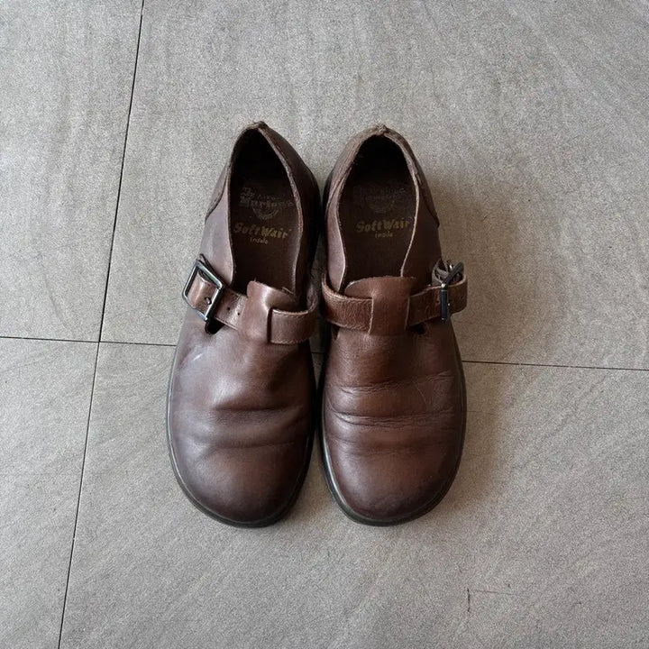 [BUNJANG] Dr. Martens Patricia Dark Brown Shoes / 닥터마틴 페트리샤 다크 브라운 슈즈