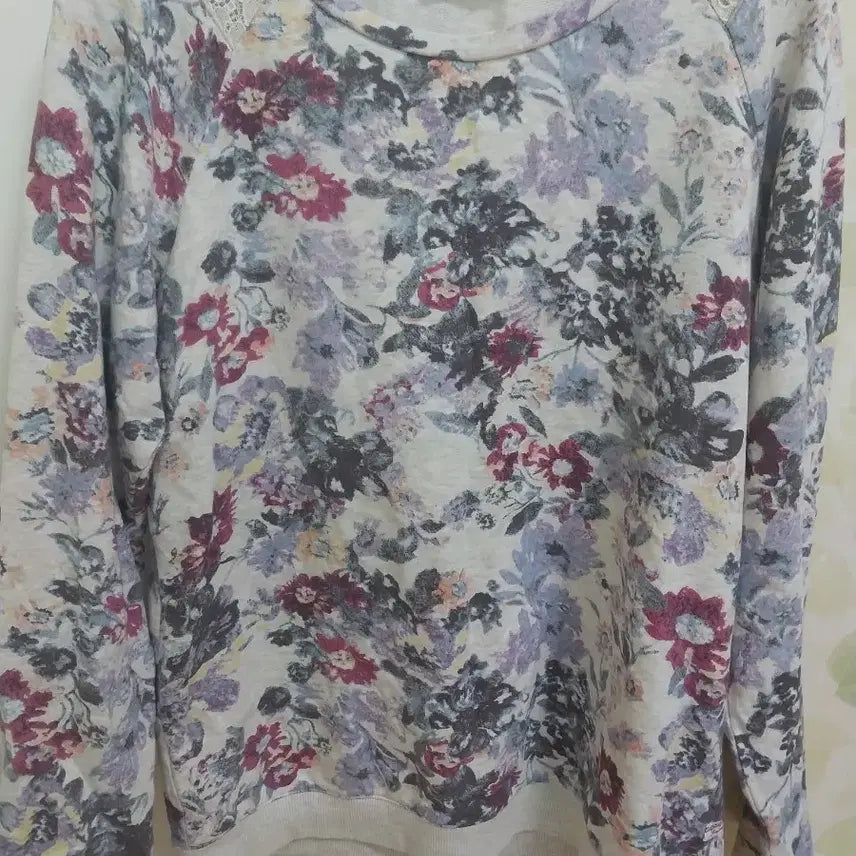 [BUNJANG] Thursday Island Flower Sweatshirt Small / 써스데이아일랜드 맨투맨