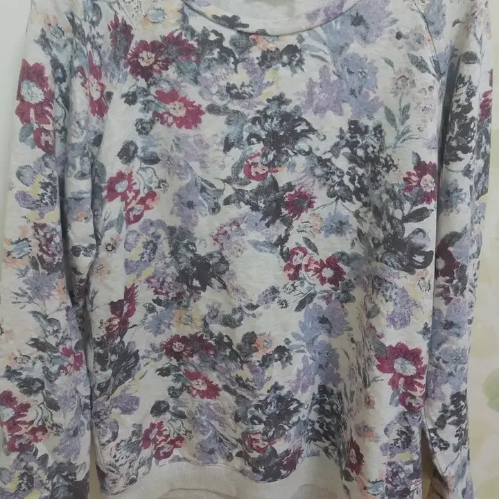 [BUNJANG] Thursday Island Flower Sweatshirt Small / 써스데이아일랜드 맨투맨