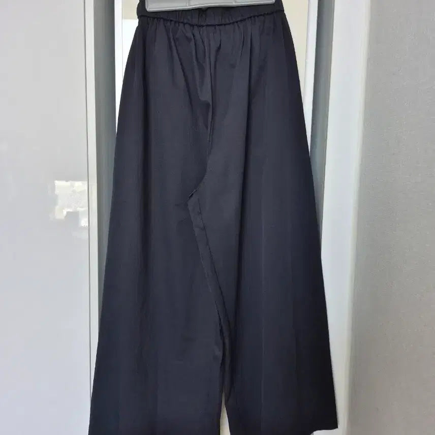 [BUNJANG] Navy Wide Pin Tuck Pants / (새상품) 네이비 와이드 핀턱팬츠