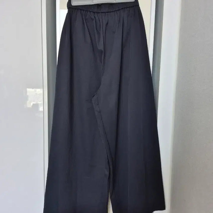 [BUNJANG] Navy Wide Pin Tuck Pants / (새상품) 네이비 와이드 핀턱팬츠