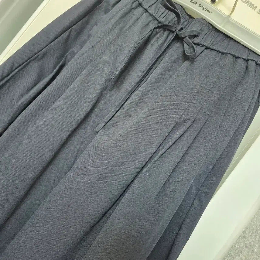 [BUNJANG] Navy Wide Pin Tuck Pants / (새상품) 네이비 와이드 핀턱팬츠