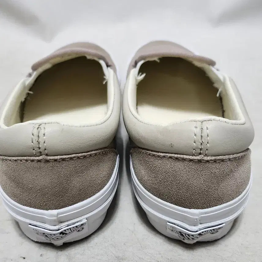 [BUNJANG] Vans Slip-On Suede Taupe Beige (225mm) / 225 반스 슬립온 스웨이드 Taupe Beige