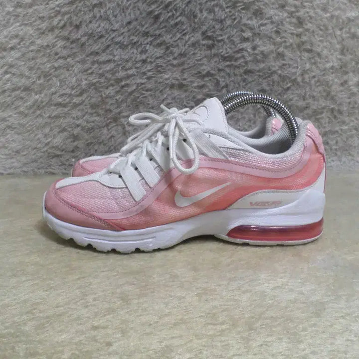 [BUNJANG] Nike Air Max Invigor Pink Sneakers / 후루룩구제 240 나이키 에어맥스 인비고 핑크 운동화 260501