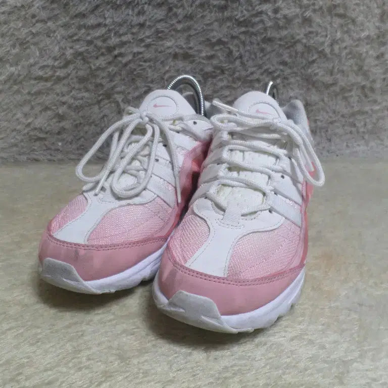 [BUNJANG] Nike Air Max Invigor Pink Sneakers / 후루룩구제 240 나이키 에어맥스 인비고 핑크 운동화 260501
