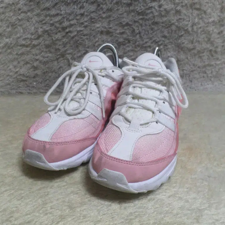 [BUNJANG] Nike Air Max Invigor Pink Sneakers / 후루룩구제 240 나이키 에어맥스 인비고 핑크 운동화 260501