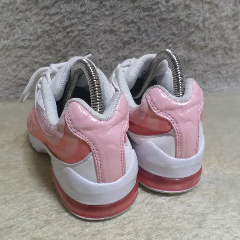[BUNJANG] Nike Air Max Invigor Pink Sneakers / 후루룩구제 240 나이키 에어맥스 인비고 핑크 운동화 260501