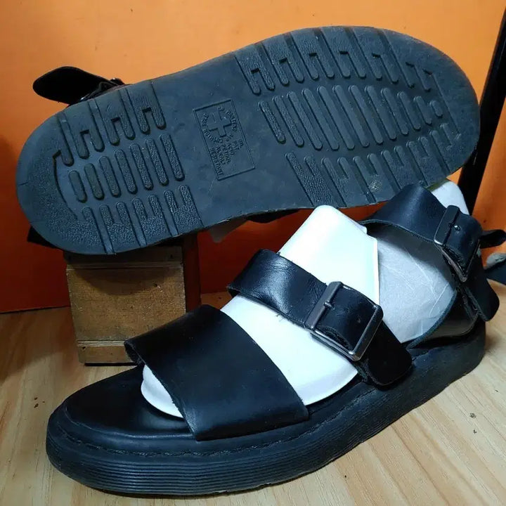 [BUNJANG] Dr. Martens Leather Sandals (EU 43 / Recommended Size 275) / 닥터마틴 샌들(EU43 추천사이즈275)