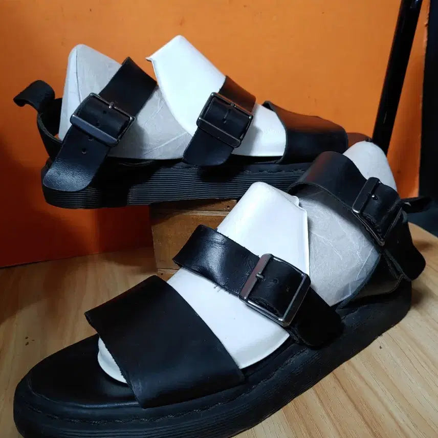 [BUNJANG] Dr. Martens Leather Sandals (EU 43 / Recommended Size 275) / 닥터마틴 샌들(EU43 추천사이즈275)