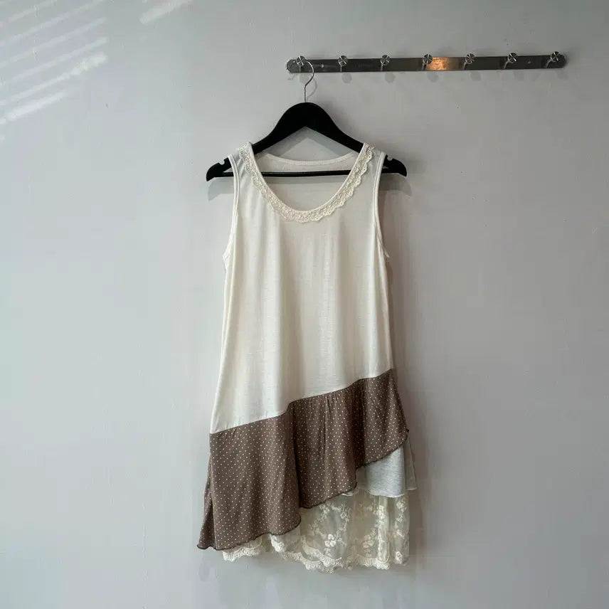 [BUNJANG] Lace Dot Pattern Layered Sleeveless Top / 레이스 도트패턴 슬리브리스
