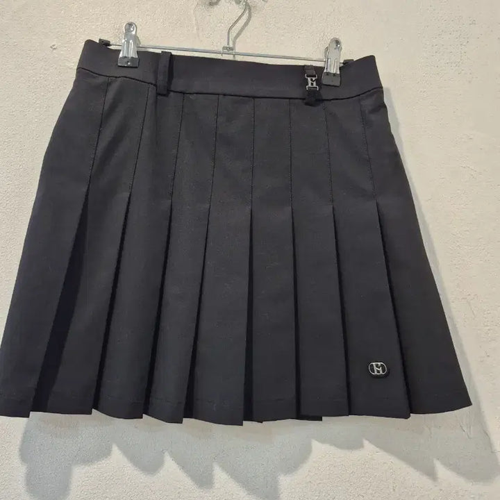 [BUNJANG] Hazzys Black Pleated Mini Skirt / 헤지스 검정색 플리츠 미니스커트