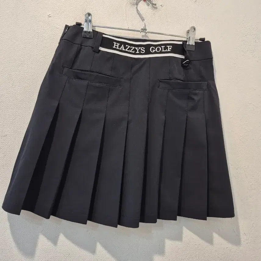 [BUNJANG] Hazzys Black Pleated Mini Skirt / 헤지스 검정색 플리츠 미니스커트