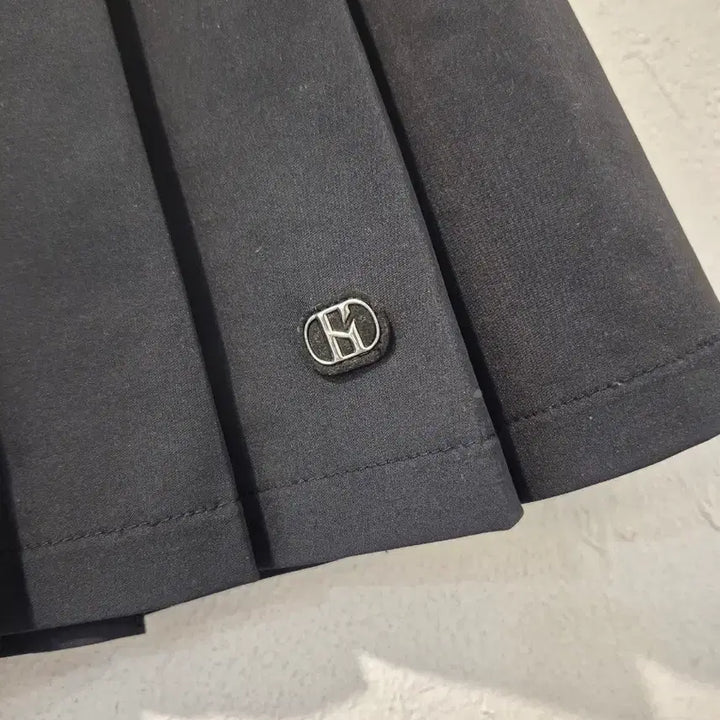 [BUNJANG] Hazzys Black Pleated Mini Skirt / 헤지스 검정색 플리츠 미니스커트