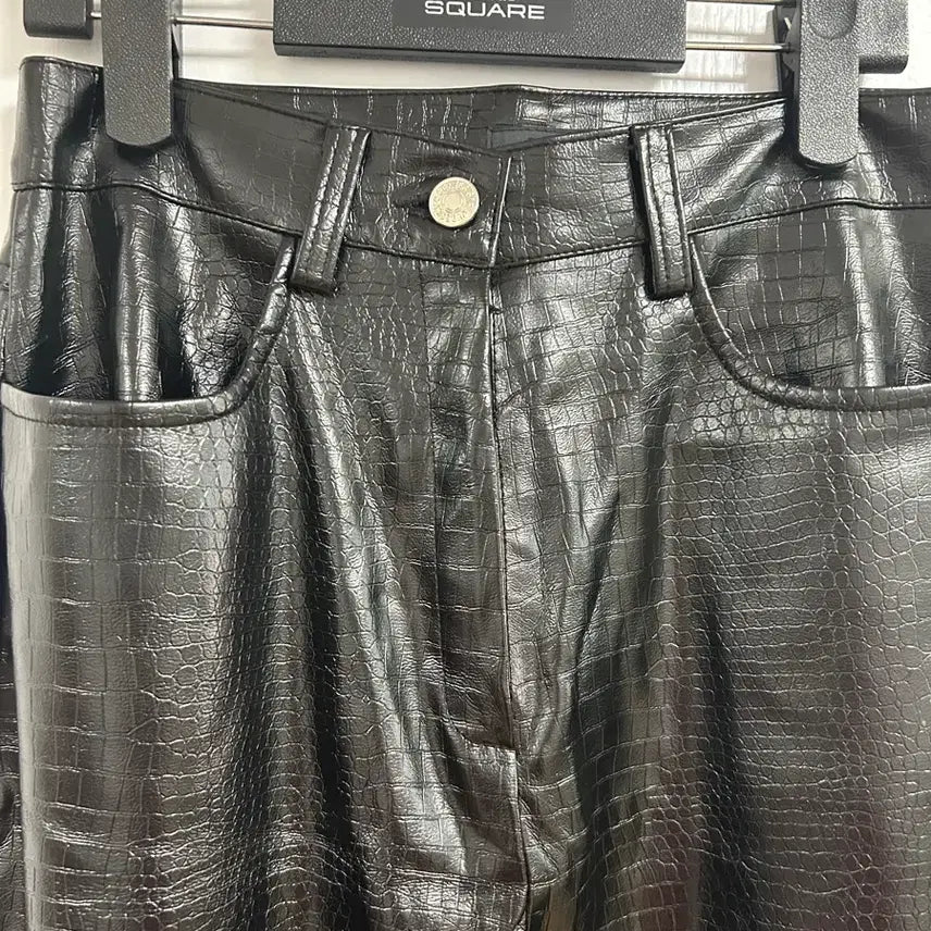 [BUNJANG] Alligator Pattern Leather Pants / 악어패턴 레더팬츠