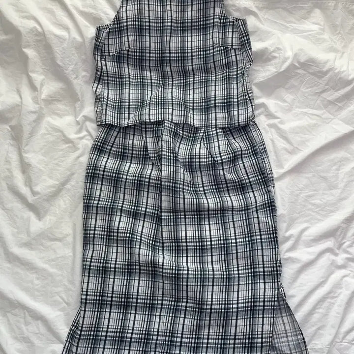 [BUNJANG] Checkered Long Sleeveless Two-Piece Set / 체크 패턴 뷔스티에 투피스 셋업