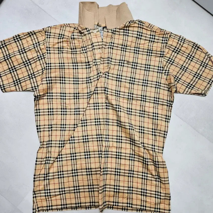 [SOLD OUT] 버버리 노바체크 반팔 카라티 L