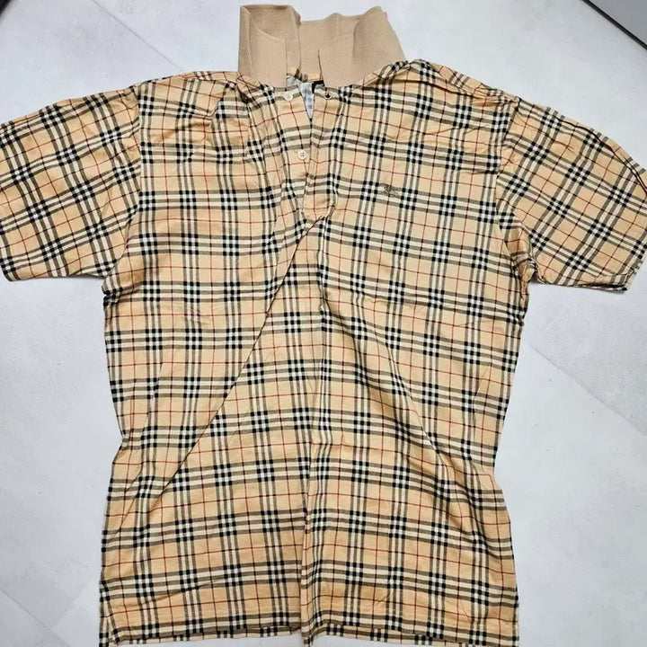 [SOLD OUT] 버버리 노바체크 반팔 카라티 L