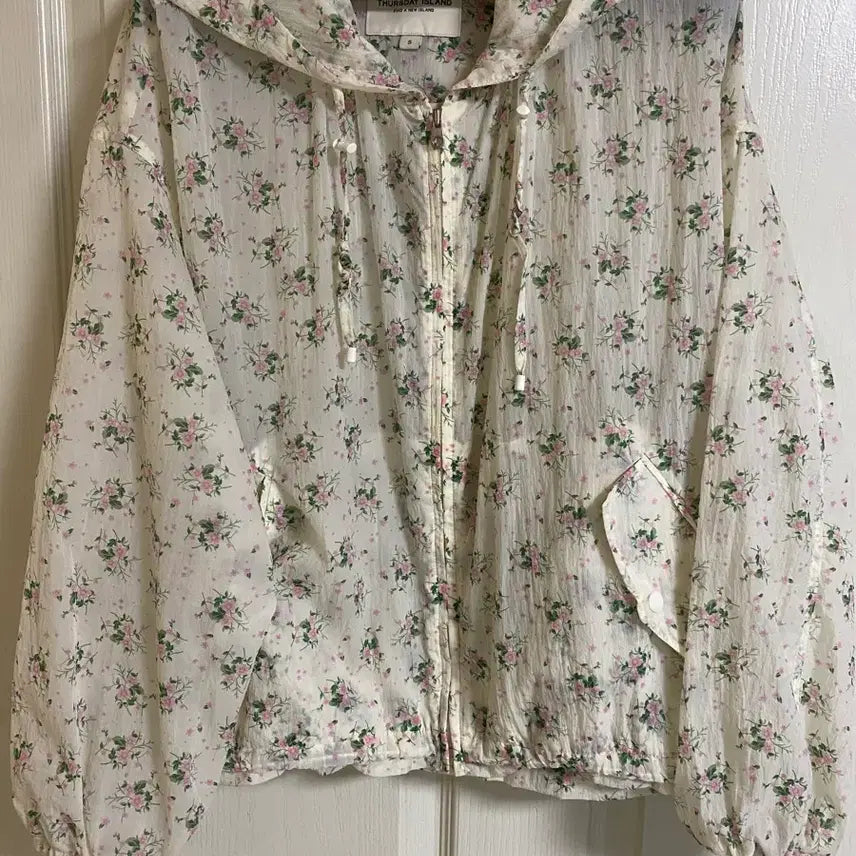 [BUNJANG] Thursday Island Floral Print Lightweight Windbreaker Jacket / 써스데이아일랜드바람막이 여름점퍼