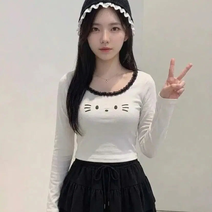 [BUNJANG] Merryna Hello Kitty Floral Lace Color Block T-Shirt / (러블리/여성스러움) 헬로키티 배색 플라워 레이스 티 3color