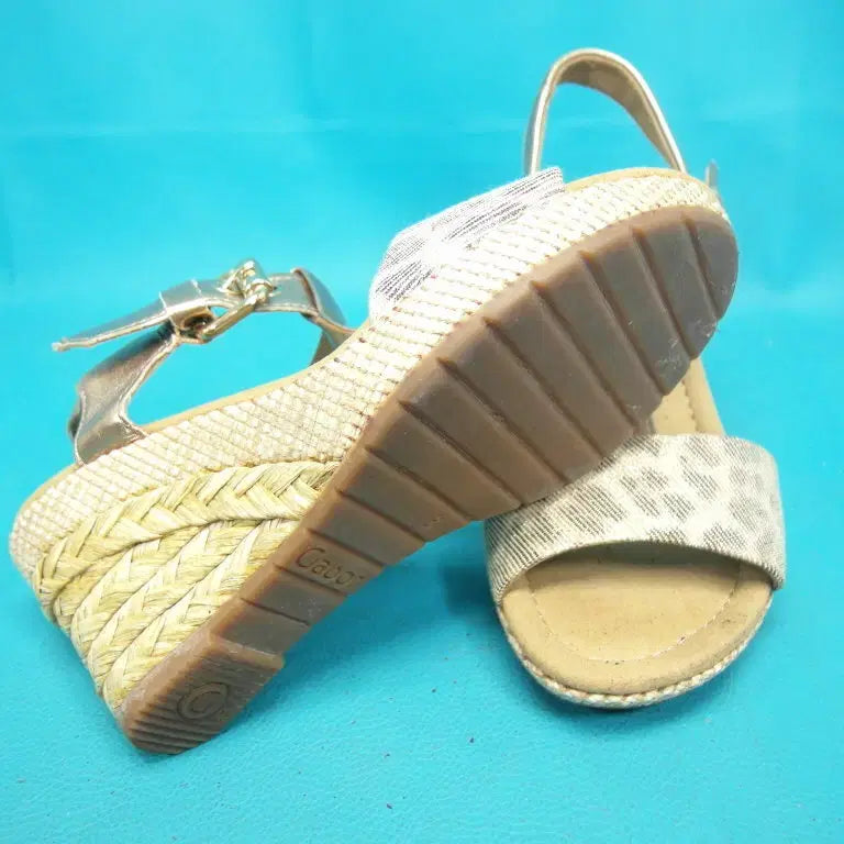 [BUNJANG] Gabber Wedge Platform Rattan T-Strap Sandals (Size 230) / 230/pu6-593/가버 웨지 통굽 라탄 T 스트랩 샌들/구제특별시