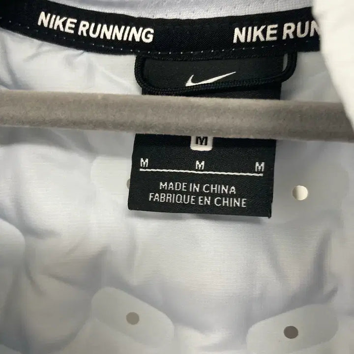 [BUNJANG] Nike White Padded Vest / 나이키 화이트 패딩 조끼