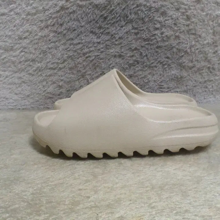 [BUNJANG] Adidas Yeezy Slide Sandals / 후루룩구제 280 아디다스 이지 슬라이드 슬리퍼 샌들 260501