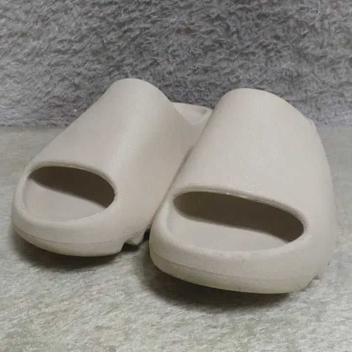 [BUNJANG] Adidas Yeezy Slide Sandals / 후루룩구제 280 아디다스 이지 슬라이드 슬리퍼 샌들 260501