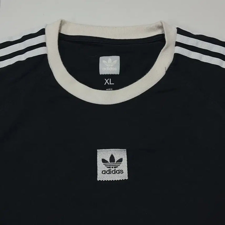 [BUNJANG] Adidas Black Embroidered Box Logo T-Shirt XL / [정품] 아디다스 블랙 자수 박스로고 반팔티 [ XL ]