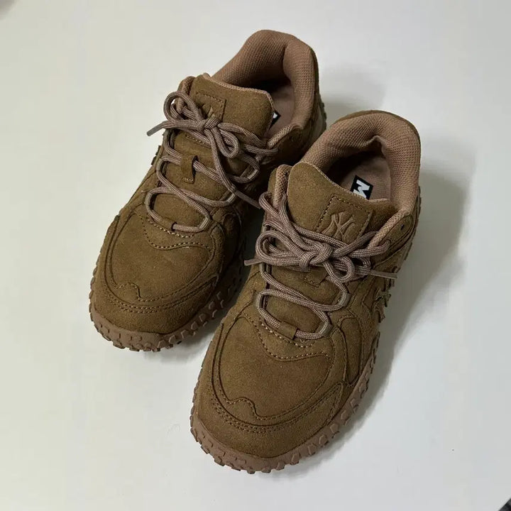 [BUNJANG] MLB New York Yankees Trophylong Sneakers (235) / MLB 트로피로우 뉴욕양키스 운동화 235