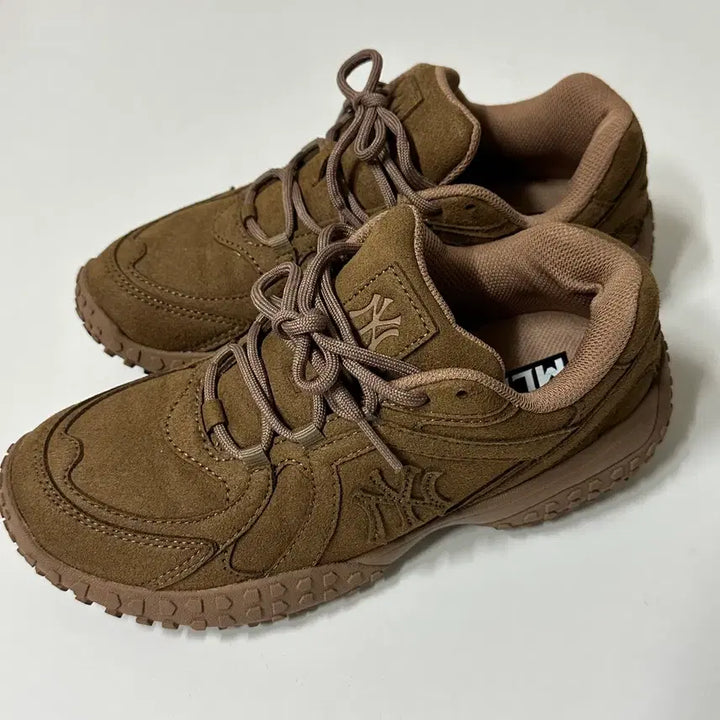 [BUNJANG] MLB New York Yankees Trophylong Sneakers (235) / MLB 트로피로우 뉴욕양키스 운동화 235