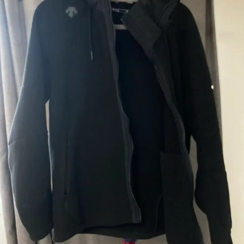 [BUNJANG] Descente Black Fleece Jacket / 데상트 블랙 기모 자켓