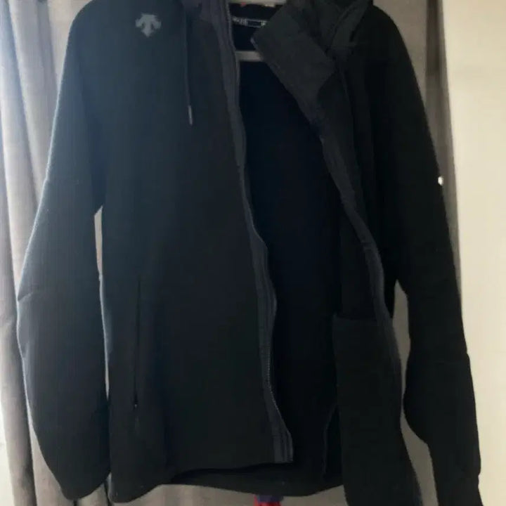 [BUNJANG] Descente Black Fleece Jacket / 데상트 블랙 기모 자켓