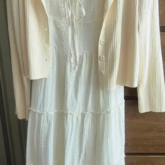 [BUNJANG] Ivory Lace Punching Long Dress / 아이보리 레이스 펀칭 롱원피스