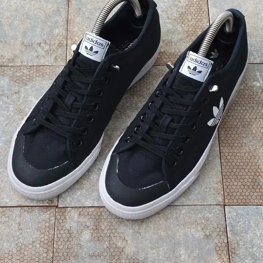 [BUNJANG] Adidas Nizza Trefoil Black and White Sneakers / (270)아디다스 니짜 트레포일 검흰 스니커즈