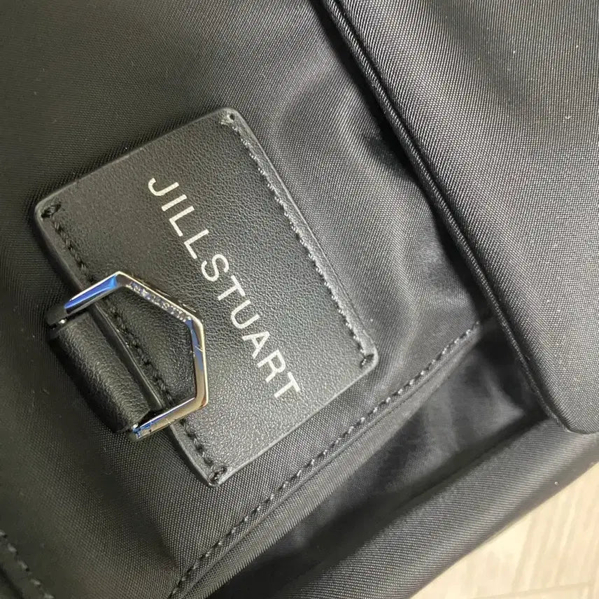 [BUNJANG] JILLSTUART NEW YORK Matteo Messenger Bag Black / 질스튜어트 뉴욕 메신저백 블랙 크로스백