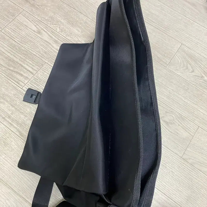 [BUNJANG] JILLSTUART NEW YORK Matteo Messenger Bag Black / 질스튜어트 뉴욕 메신저백 블랙 크로스백