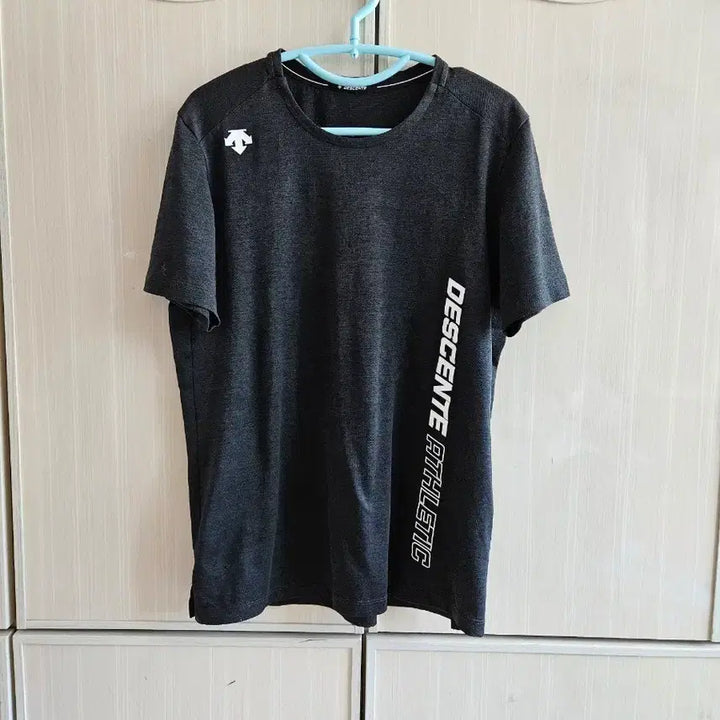 [BUNJANG] Descente Short Sleeve T-Shirt Size 100 / 데상트 반팔100
