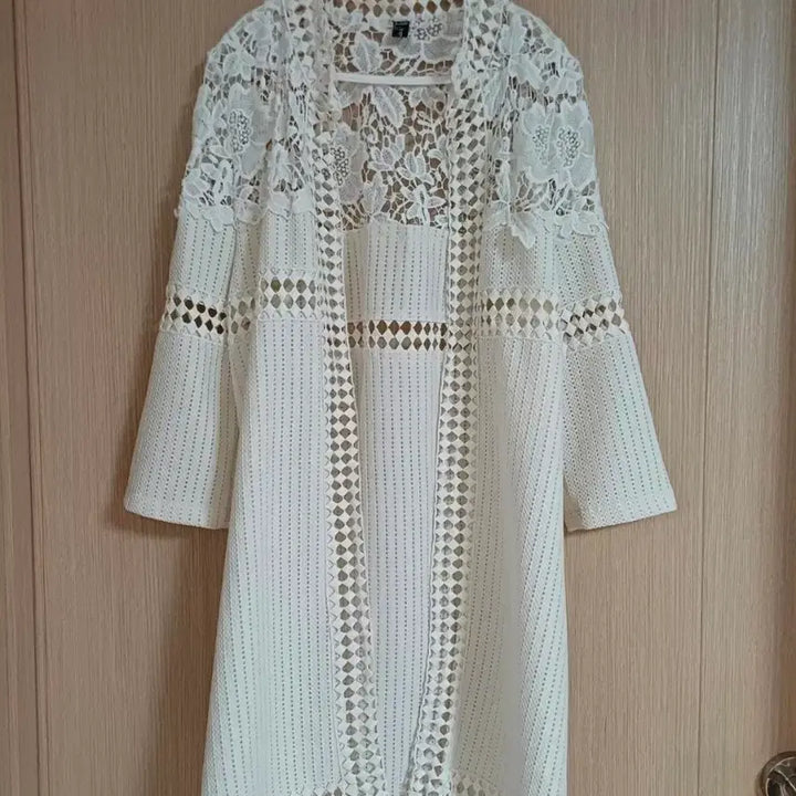 [BUNJANG] TOP SHOP Lace Punching Long Cardigan White / TOP SHOP 레이스 펀칭 롱 가디건 화이트